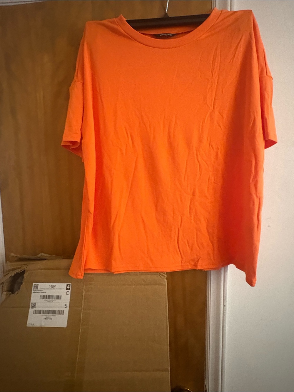 chic Bright Orange Short-Sleeve Crewneck Tee